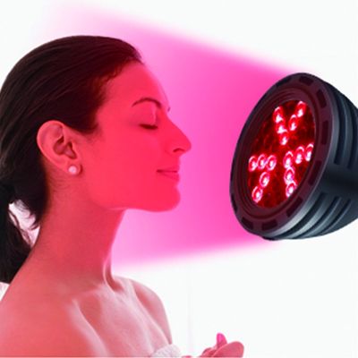 Buy 24W Red Light Therapy Bulbs 660nm LED Light Therapy For Dark Skin online manufacture